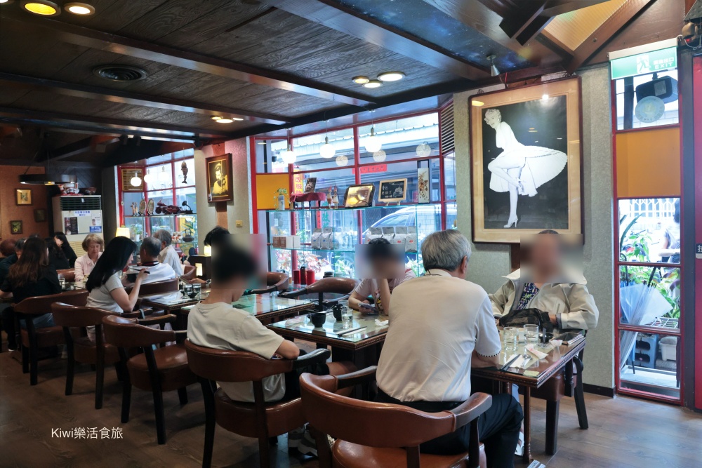 台中華泰咖啡|台中中區美食老派咖啡廳,日式簡餐、曼巴咖啡塞風煮壺出爐!近第二市場周邊美食 kiwi樂活食旅部落客推薦台中華泰咖啡.台中中區美食老派咖啡廳.日式簡餐.曼巴咖啡塞風煮壺出爐.近第二市場周邊美食.台中簡餐.台中咖啡.台中美食