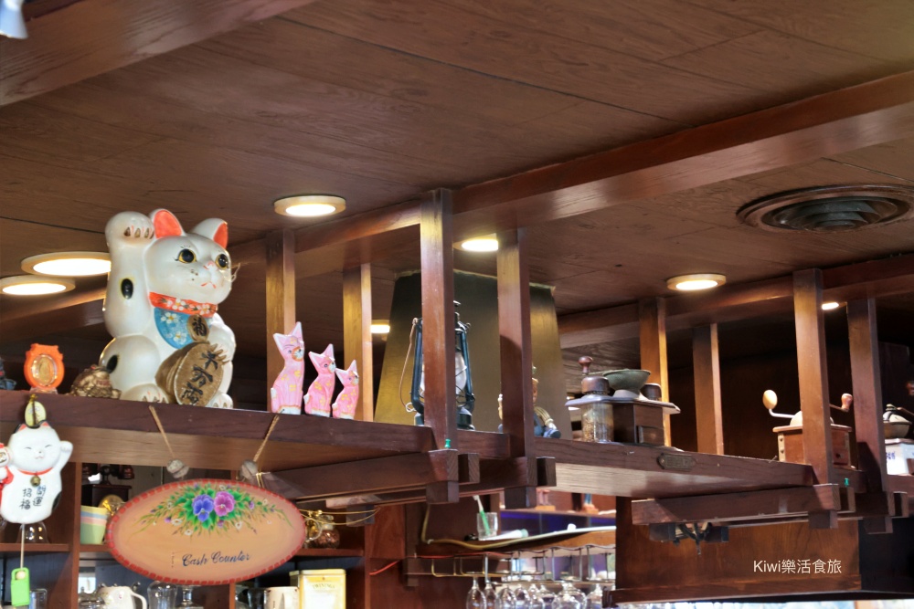 台中華泰咖啡|台中中區美食老派咖啡廳,日式簡餐、曼巴咖啡塞風煮壺出爐!近第二市場周邊美食 kiwi樂活食旅部落客推薦台中華泰咖啡.台中中區美食老派咖啡廳.日式簡餐.曼巴咖啡塞風煮壺出爐.近第二市場周邊美食.台中簡餐.台中咖啡.台中美食