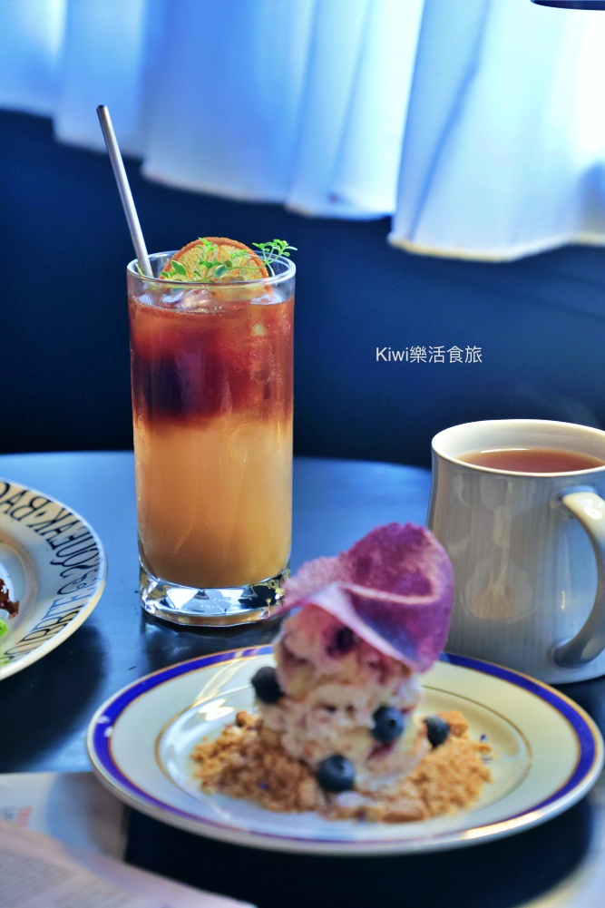 kiwi樂活食旅部落客推薦台中西區咖啡NEWSSTAND書報攤咖啡.網美打卡熱點咖啡館.猶如歐洲街頭的咖啡館.咖啡.甜點.鹹食