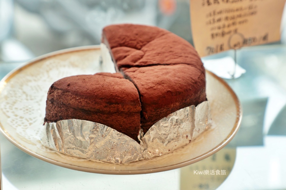 kiwi樂活食旅部落客推薦台中食半月麵包.西區隱藏巷弄美食小店手作麵包.勤美商圈周邊美食.台中麵包推薦可頌.蔥麵包.吐司.蛋糕