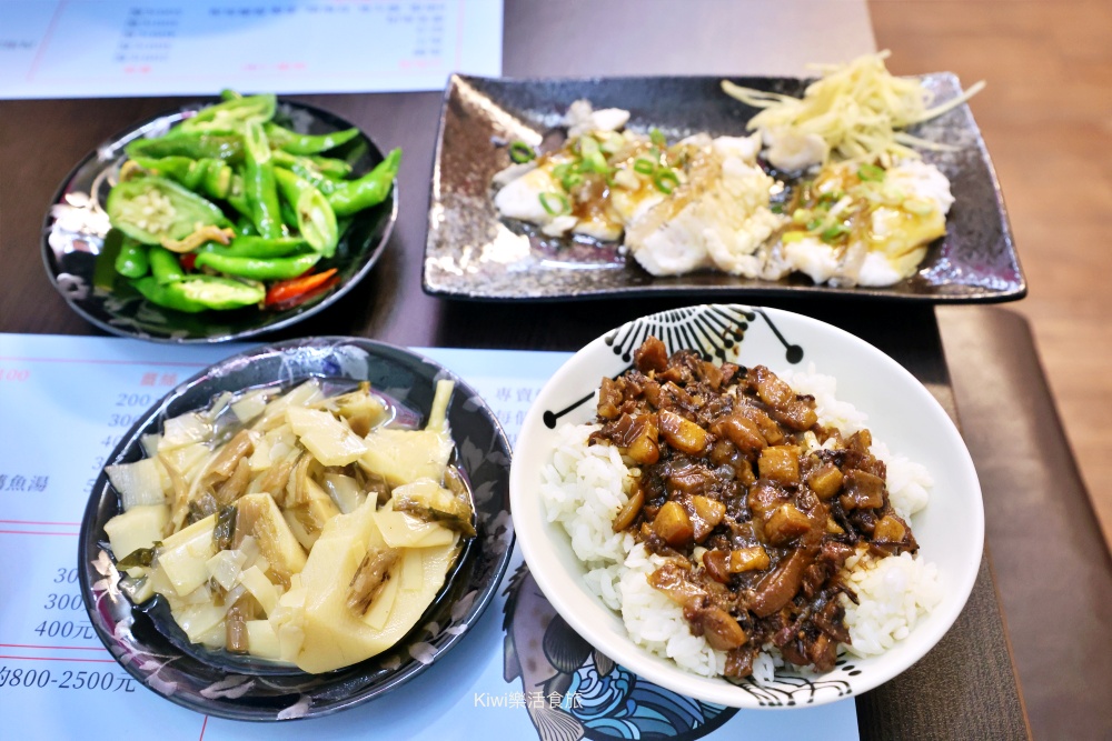 kiwi樂活食旅部落客推薦彰化市美食推薦台南深海鮢過魚湯彰化創始店.彰化現煮魚湯.近彰化魚市場周邊美食、民族路周邊美食.雙人套餐.魚湯.肉燥飯.小菜