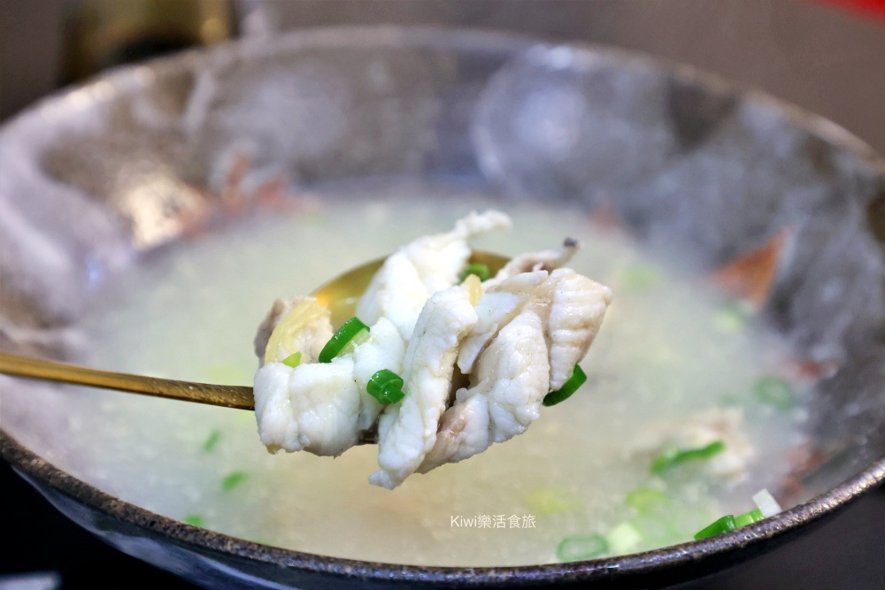 kiwi樂活食旅部落客推薦彰化市美食推薦台南深海鮢過魚湯彰化創始店.彰化現煮魚湯.近彰化魚市場周邊美食、民族路周邊美食.雙人套餐.魚湯.肉燥飯.小菜