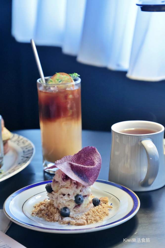 kiwi樂活食旅部落客推薦台中西區咖啡NEWSSTAND書報攤咖啡.網美打卡熱點咖啡館.猶如歐洲街頭的咖啡館.咖啡.甜點.鹹食