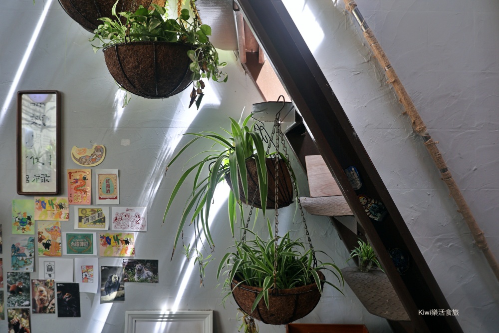 台中春鯉chunli︱台中中區美食哈爾濱闆娘的東北水餃.厚厚肉夾饃.春梅蘇打好喝又好拍,近柳川.台中火車站.中華夜市周邊美食 kiwi樂活食旅部落客推薦台中春鯉chunli.台中中區美食哈爾濱姑娘的東北水餃.厚厚肉夾饃.春梅蘇打好喝又好拍,近柳川.台中火車站.台中公園.日曜outlet天地.台中東協廣場.台中中華夜市周邊美食