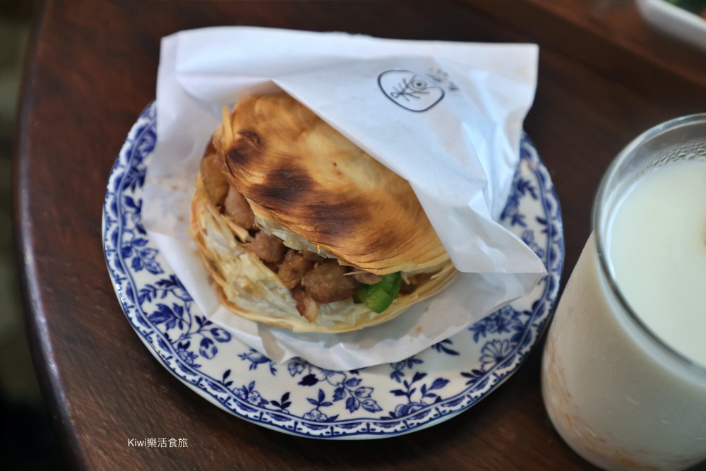 台中春鯉chunli︱台中中區美食哈爾濱闆娘的東北水餃.厚厚肉夾饃.春梅蘇打好喝又好拍,近柳川.台中火車站.中華夜市周邊美食 kiwi樂活食旅部落客推薦台中春鯉chunli.台中中區美食哈爾濱姑娘的東北水餃.厚厚肉夾饃.春梅蘇打好喝又好拍,近柳川.台中火車站.台中公園.日曜outlet天地.台中東協廣場.台中中華夜市周邊美食