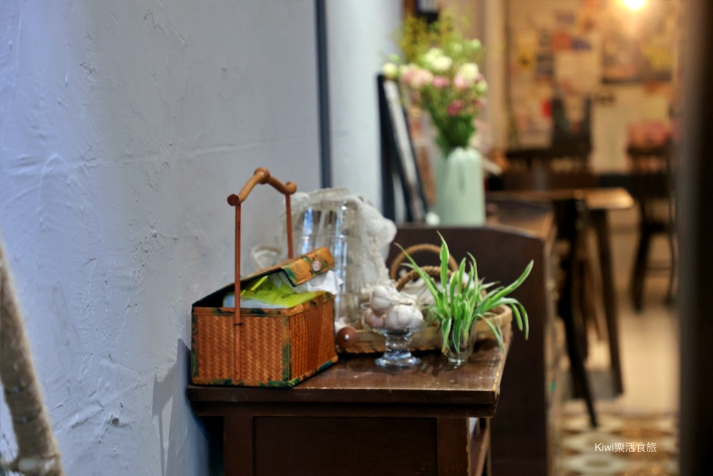 台中春鯉chunli︱台中中區美食哈爾濱闆娘的東北水餃.厚厚肉夾饃.春梅蘇打好喝又好拍,近柳川.台中火車站.中華夜市周邊美食 kiwi樂活食旅部落客推薦台中春鯉chunli.台中中區美食哈爾濱姑娘的東北水餃.厚厚肉夾饃.春梅蘇打好喝又好拍,近柳川.台中火車站.台中公園.日曜outlet天地.台中東協廣場.台中中華夜市周邊美食