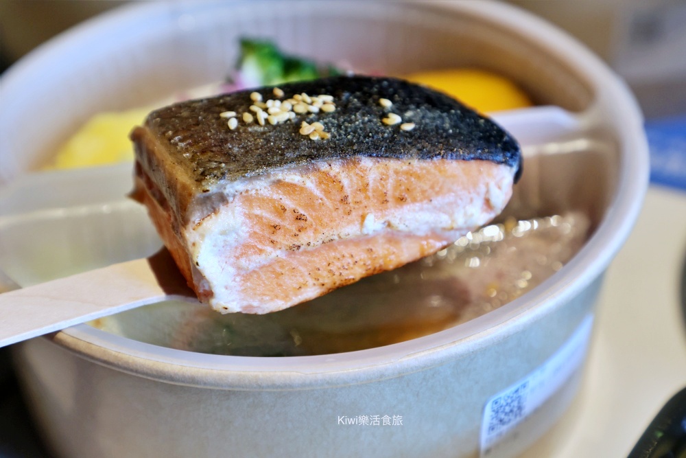 台中覓蠶健康餐盒樂業店|台中東區健康餐盒.便當推薦炊蛋必點.餐點口味雞胸.雞腿.牛肉.鮭魚.素食餐盒 kiwi樂活食旅部落客推薦台中覓蠶健康餐盒樂業店.台中東區健康餐盒.便當推薦炊蛋必點.餐點口味雞胸.雞腿.牛肉.鮭魚.素食餐盒.台中便當推薦.台中.東區.台中美食.東區美食