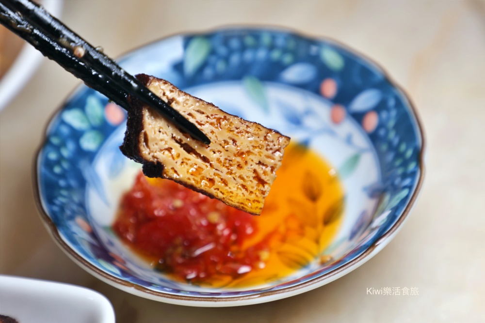 kiwi樂活食旅部落客推薦彰化秘醬滷味和美店.彰化平價小吃推薦冷滷味淋上百年獨門醬汁絕搭.彰化宵夜美食大推薦.彰化秘醬滷味,彰化滷味推薦,秘醬滷味和美店,秘醬滷味彰化和美店,秘醬滷味分店,彰化秘醬滷味分店,冷滷味彰化,和美宵夜,和美滷味,和美小吃,彰化滷味宵夜