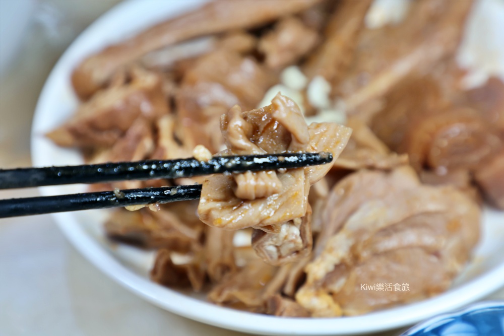 kiwi樂活食旅部落客推薦彰化秘醬滷味和美店.彰化平價小吃推薦冷滷味淋上百年獨門醬汁絕搭.彰化宵夜美食大推薦.彰化秘醬滷味,彰化滷味推薦,秘醬滷味和美店,秘醬滷味彰化和美店,秘醬滷味分店,彰化秘醬滷味分店,冷滷味彰化,和美宵夜,和美滷味,和美小吃,彰化滷味宵夜