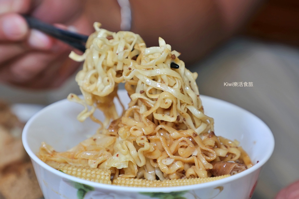 kiwi樂活食旅部落客推薦彰化秘醬滷味和美店.彰化平價小吃推薦冷滷味淋上百年獨門醬汁絕搭.彰化宵夜美食大推薦.彰化秘醬滷味,彰化滷味推薦,秘醬滷味和美店,秘醬滷味彰化和美店,秘醬滷味分店,彰化秘醬滷味分店,冷滷味彰化,和美宵夜,和美滷味,和美小吃,彰化滷味宵夜