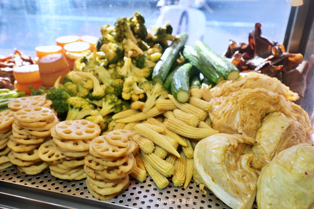 kiwi樂活食旅部落客推薦彰化秘醬滷味和美店.彰化平價小吃推薦冷滷味淋上百年獨門醬汁絕搭.彰化宵夜美食大推薦.彰化秘醬滷味,彰化滷味推薦,秘醬滷味和美店,秘醬滷味彰化和美店,秘醬滷味分店,彰化秘醬滷味分店,冷滷味彰化,和美宵夜,和美滷味,和美小吃,彰化滷味宵夜