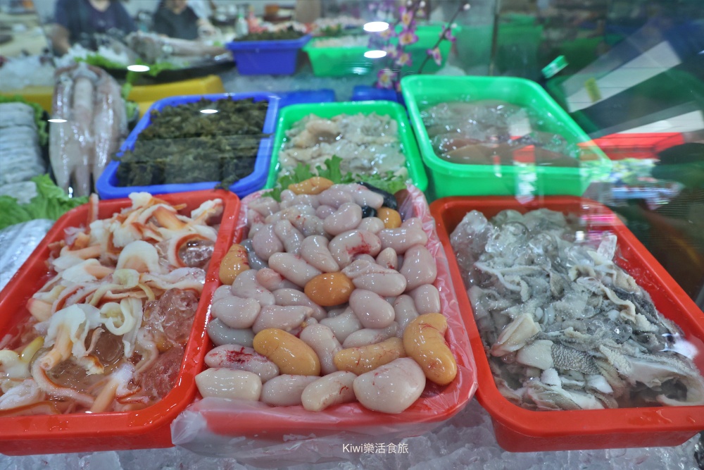 kiwi樂活食旅部落客推薦台中西屯大祥海鮮燒鵝餐廳.活海鮮.螃蟹料理大祥.台中美食推薦活鮑魚.野生魚貨.創意料理.台中聚餐聚會首選.近漢口國中.台中科博館周邊美食.紅蟳鮮蝦粥.招牌燒鵝.野生魚貨.中卷芋頭米粉湯.台中西屯餐廳.古早味創意料理