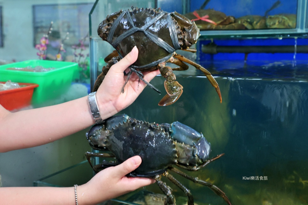 kiwi樂活食旅部落客推薦台中西屯大祥海鮮燒鵝餐廳.活海鮮.螃蟹料理大祥.台中美食推薦活鮑魚.野生魚貨.創意料理.台中聚餐聚會首選.近漢口國中.台中科博館周邊美食.紅蟳鮮蝦粥.招牌燒鵝.野生魚貨.中卷芋頭米粉湯.台中西屯餐廳.古早味創意料理