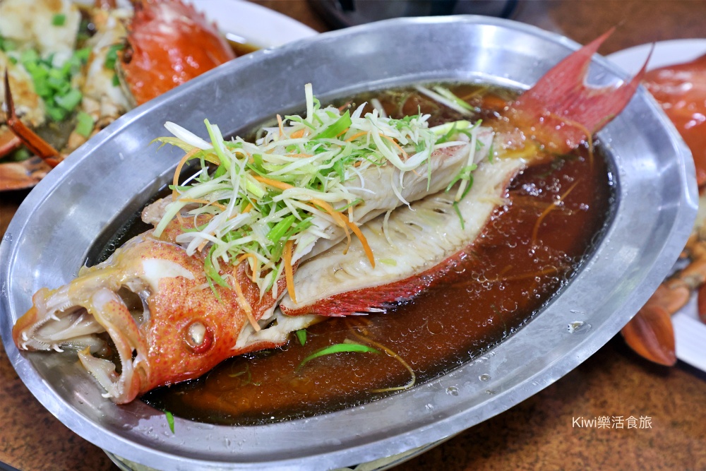 kiwi樂活食旅部落客推薦台中西屯大祥海鮮燒鵝餐廳.活海鮮.螃蟹料理大祥.台中美食推薦活鮑魚.野生魚貨.創意料理.台中聚餐聚會首選.近漢口國中.台中科博館周邊美食.紅蟳鮮蝦粥.招牌燒鵝.野生魚貨.中卷芋頭米粉湯.台中西屯餐廳.古早味創意料理