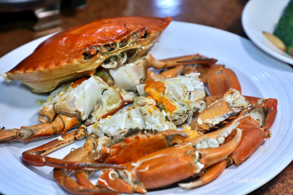 kiwi樂活食旅部落客推薦台中西屯大祥海鮮燒鵝餐廳.活海鮮.螃蟹料理大祥.台中美食推薦活鮑魚.野生魚貨.創意料理.台中聚餐聚會首選.近漢口國中.台中科博館周邊美食.紅蟳鮮蝦粥.招牌燒鵝.野生魚貨.中卷芋頭米粉湯.台中西屯餐廳.古早味創意料理