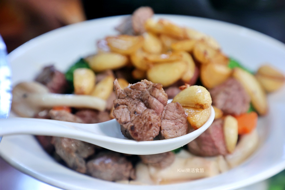 kiwi樂活食旅部落客推薦台中西屯大祥海鮮燒鵝餐廳.活海鮮.螃蟹料理大祥.台中美食推薦活鮑魚.野生魚貨.創意料理.台中聚餐聚會首選.近漢口國中.台中科博館周邊美食.紅蟳鮮蝦粥.招牌燒鵝.野生魚貨.中卷芋頭米粉湯.台中西屯餐廳.古早味創意料理