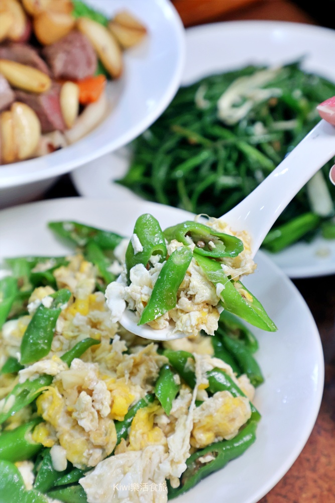 kiwi樂活食旅部落客推薦台中西屯大祥海鮮燒鵝餐廳.活海鮮.螃蟹料理大祥.台中美食推薦活鮑魚.野生魚貨.創意料理.台中聚餐聚會首選.近漢口國中.台中科博館周邊美食.紅蟳鮮蝦粥.招牌燒鵝.野生魚貨.中卷芋頭米粉湯.台中西屯餐廳.古早味創意料理