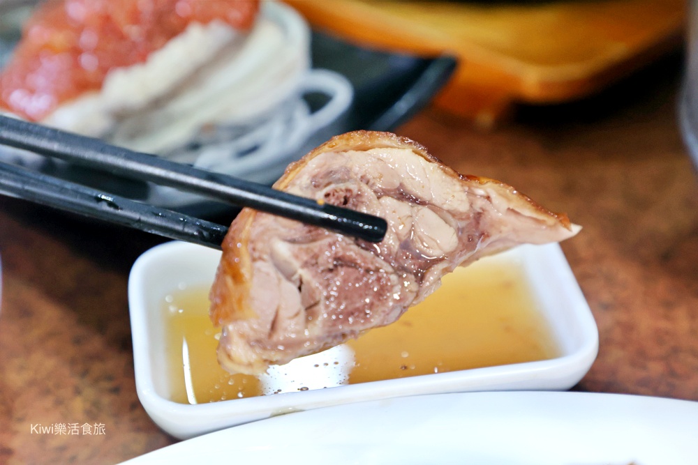 kiwi樂活食旅部落客推薦台中西屯大祥海鮮燒鵝餐廳.活海鮮.螃蟹料理大祥.台中美食推薦活鮑魚.野生魚貨.創意料理.台中聚餐聚會首選.近漢口國中.台中科博館周邊美食.紅蟳鮮蝦粥.招牌燒鵝.野生魚貨.中卷芋頭米粉湯.台中西屯餐廳.古早味創意料理