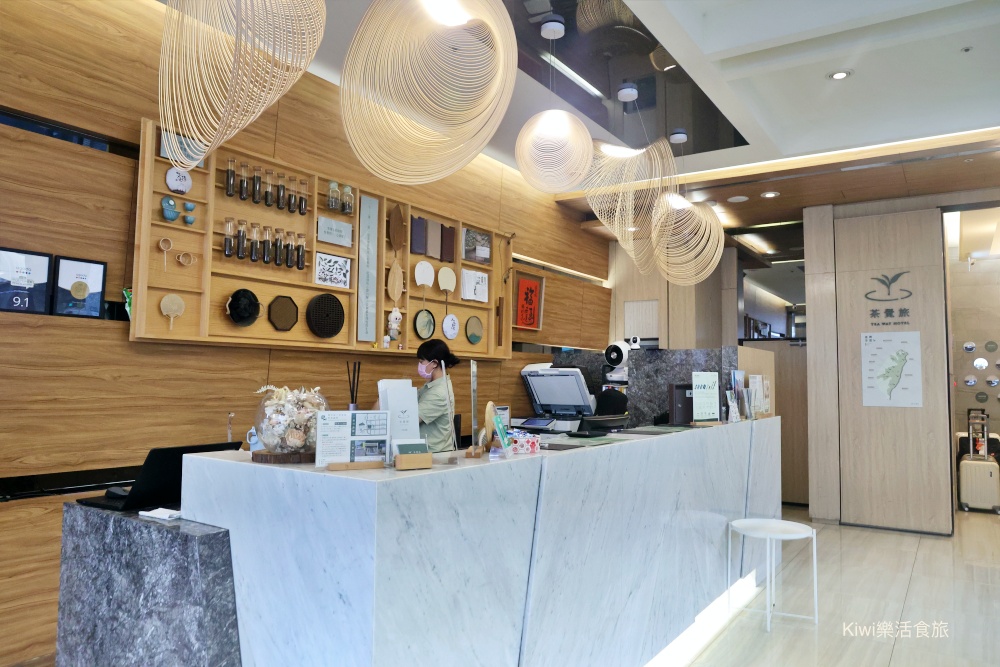 台中住宿推薦葉綠宿茶覺旅台中站前館｜google4.6顆星的平價旅宿乾淨便利進台中景點、台中米其林美食