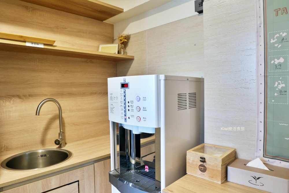 台中住宿推薦葉綠宿茶覺旅台中站前館｜google4.6顆星的平價旅宿乾淨便利進台中景點、台中米其林美食