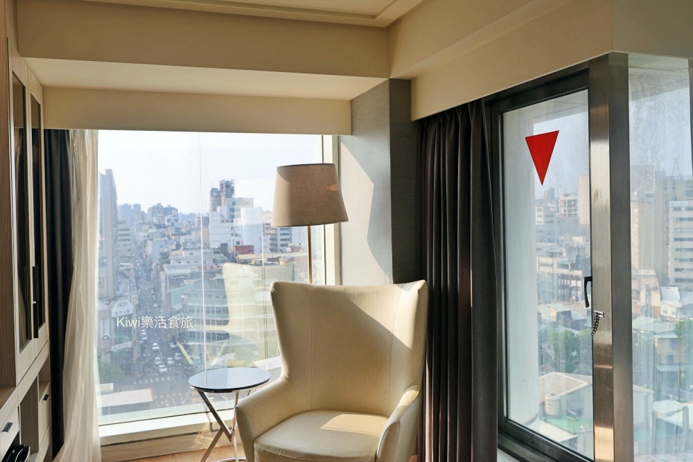 台中住宿推薦葉綠宿茶覺旅台中站前館｜google4.6顆星的平價旅宿乾淨便利進台中景點、台中米其林美食