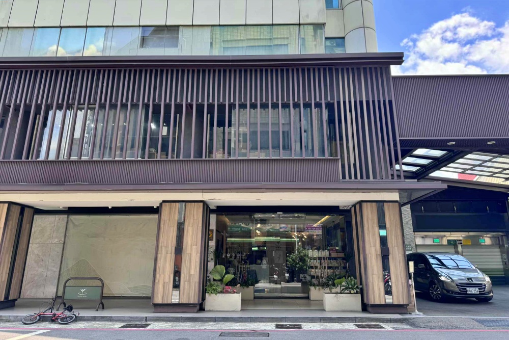 台中住宿推薦葉綠宿茶覺旅台中站前館｜google4.6顆星的平價旅宿乾淨便利進台中景點、台中米其林美食