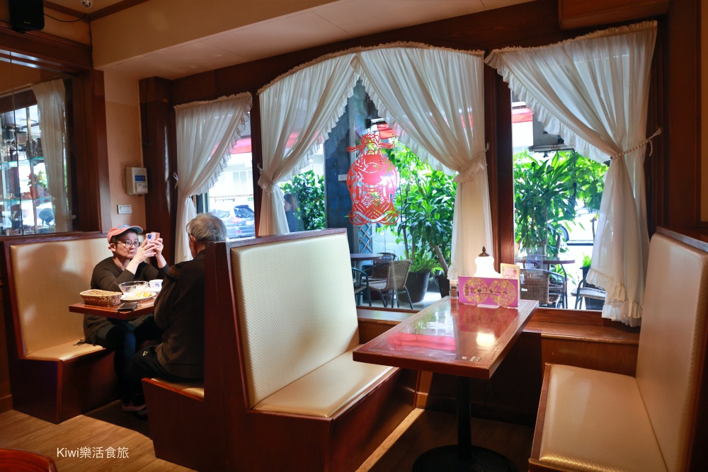 kiwi樂活食旅部落客推薦台中中非咖啡.西區美食老派咖啡館.虹吸壺手沖咖啡.推薦藍山咖啡