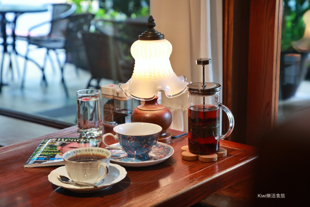 台中中非咖啡｜西區美食老派咖啡館，虹吸壺手沖咖啡，推薦藍山咖啡