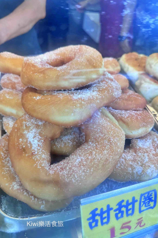 台中科博館水煎包|甜甜圈、彩頭酥、芋頭餅銅板小吃~便宜大碗 台中科博館水煎包|甜甜圈、彩頭酥、芋頭餅銅板小吃~便宜大碗
