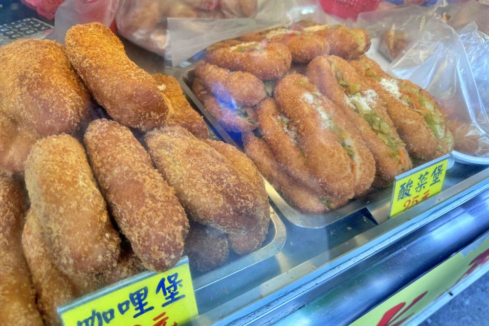 台中科博館水煎包|甜甜圈、彩頭酥、芋頭餅銅板小吃~便宜大碗 台中科博館水煎包|甜甜圈、彩頭酥、芋頭餅銅板小吃~便宜大碗