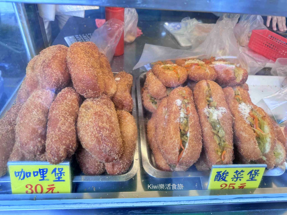 台中科博館水煎包|甜甜圈、彩頭酥、芋頭餅銅板小吃~便宜大碗 台中科博館水煎包|甜甜圈、彩頭酥、芋頭餅銅板小吃~便宜大碗