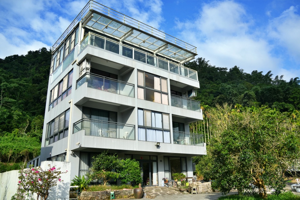日月潭貓囒山會館|全台最大的夢幻玻璃屋民宿藏魚池,自然元素x愜意原野生活 kiwi樂活食旅部落客推薦日月潭貓囒山會館.日月潭民宿推薦.日月潭旅遊.日月潭景點.全台最大的夢幻玻璃屋民宿藏魚池,自然元素x愜意原野生活.魚池美食.魚池景點