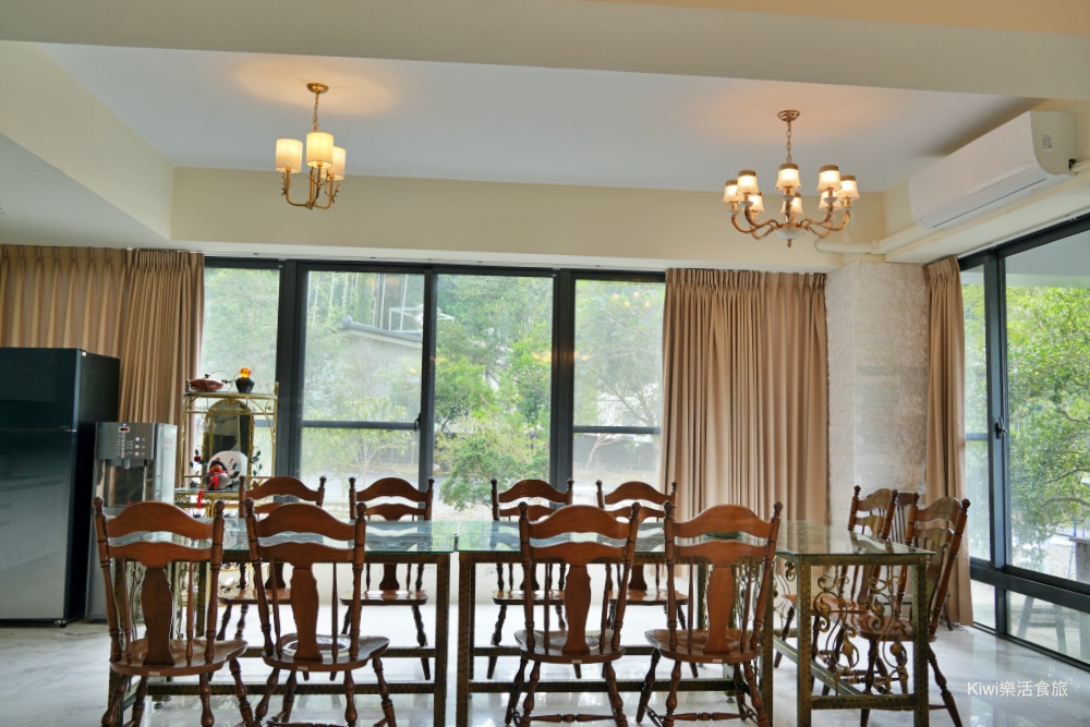 日月潭貓囒山會館|全台最大的夢幻玻璃屋民宿藏魚池,自然元素x愜意原野生活 kiwi樂活食旅部落客推薦日月潭貓囒山會館.日月潭民宿推薦.日月潭旅遊.日月潭景點.全台最大的夢幻玻璃屋民宿藏魚池,自然元素x愜意原野生活.魚池美食.魚池景點