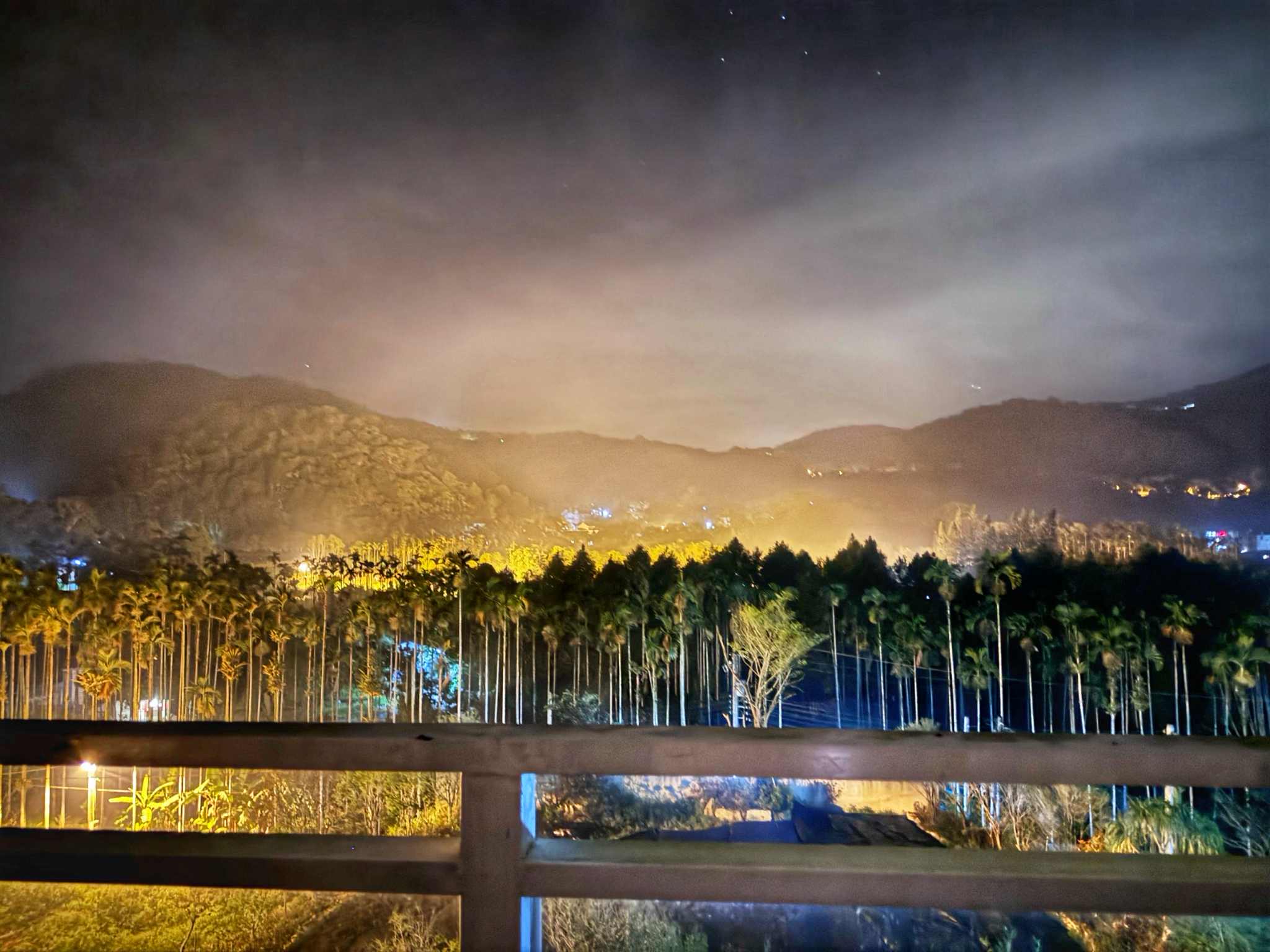 日月潭貓囒山會館|全台最大的夢幻玻璃屋民宿藏魚池,自然元素x愜意原野生活 kiwi樂活食旅部落客推薦日月潭貓囒山會館.日月潭民宿推薦.日月潭旅遊.日月潭景點.全台最大的夢幻玻璃屋民宿藏魚池,自然元素x愜意原野生活.魚池美食.魚池景點