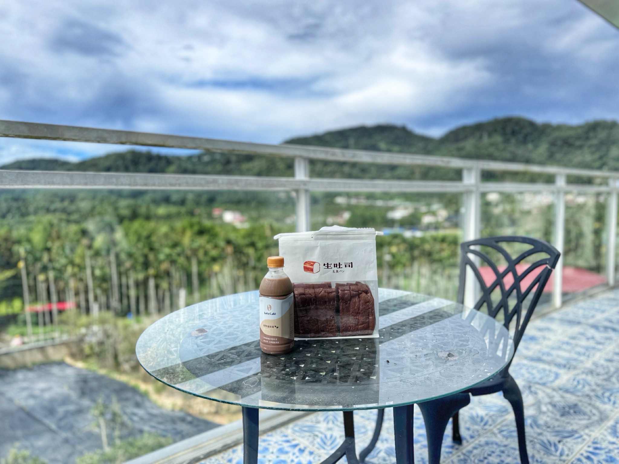 日月潭貓囒山會館|全台最大的夢幻玻璃屋民宿藏魚池,自然元素x愜意原野生活 kiwi樂活食旅部落客推薦日月潭貓囒山會館.日月潭民宿推薦.日月潭旅遊.日月潭景點.全台最大的夢幻玻璃屋民宿藏魚池,自然元素x愜意原野生活.魚池美食.魚池景點