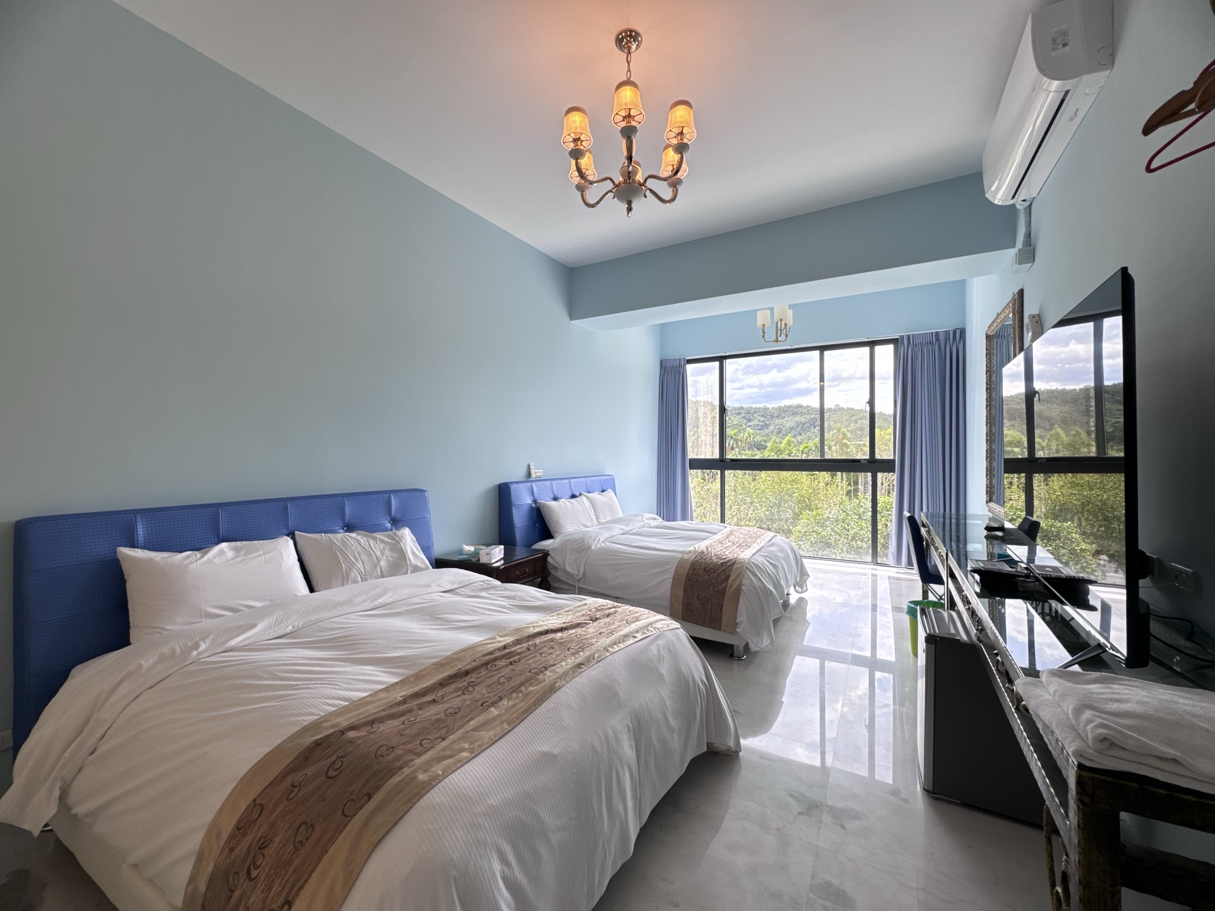 日月潭貓囒山會館|全台最大的夢幻玻璃屋民宿藏魚池,自然元素x愜意原野生活 kiwi樂活食旅部落客推薦日月潭貓囒山會館.日月潭民宿推薦.日月潭旅遊.日月潭景點.全台最大的夢幻玻璃屋民宿藏魚池,自然元素x愜意原野生活.魚池美食.魚池景點