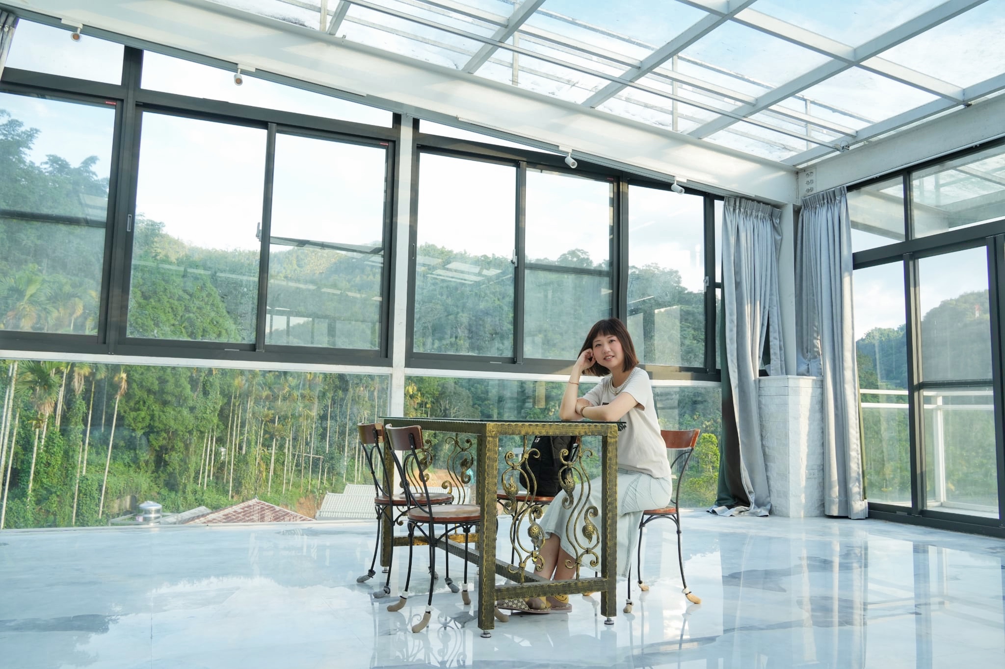 日月潭貓囒山會館|全台最大的夢幻玻璃屋民宿藏魚池,自然元素x愜意原野生活 kiwi樂活食旅部落客推薦日月潭貓囒山會館.日月潭民宿推薦.日月潭旅遊.日月潭景點.全台最大的夢幻玻璃屋民宿藏魚池,自然元素x愜意原野生活.魚池美食.魚池景點