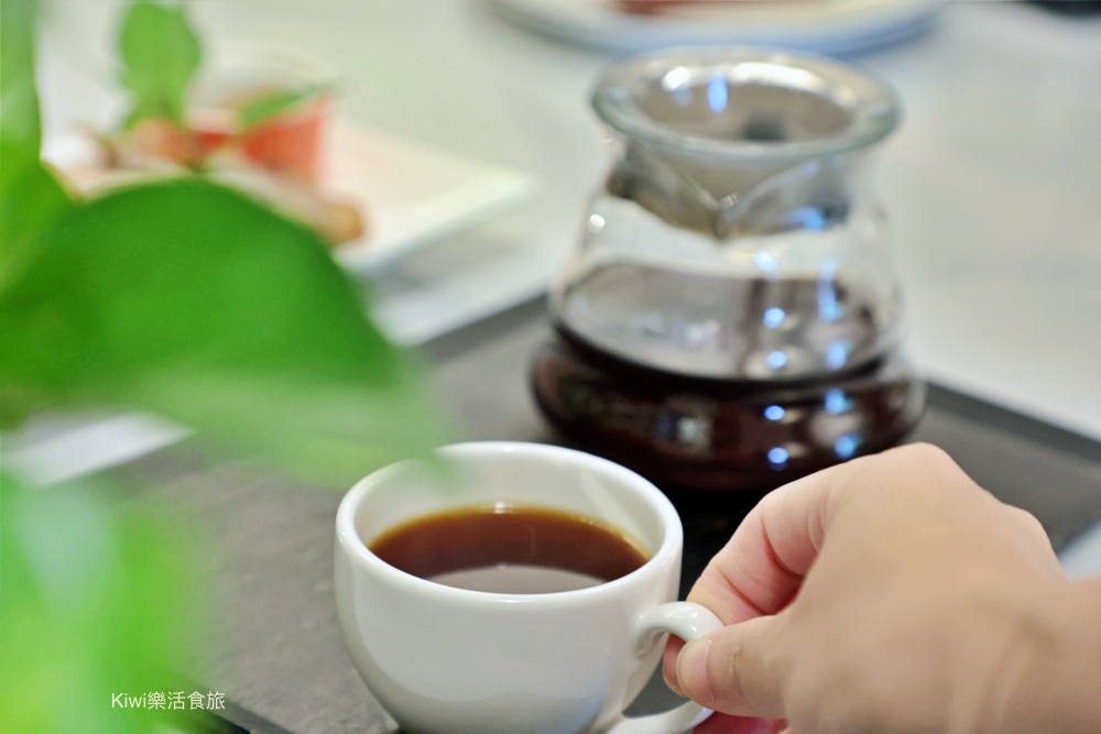 kiwi樂活食旅部落客推薦南投景點藍圖咖啡落羽松秘境.名間隱藏版庭園咖啡館.網美打卡景點.南投旅遊.南投景點.南投美食.名間美食.隱藏版咖啡