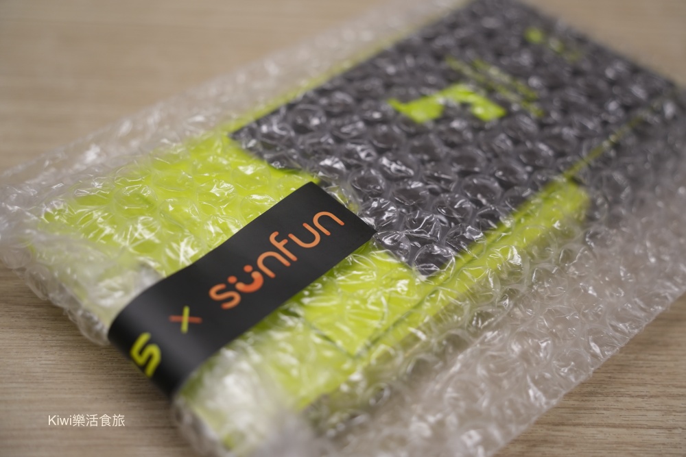 JiaPlus iPHONE 16 PRO保護貼｜通過 SGS 檢驗無色藍光手機玻璃保護貼