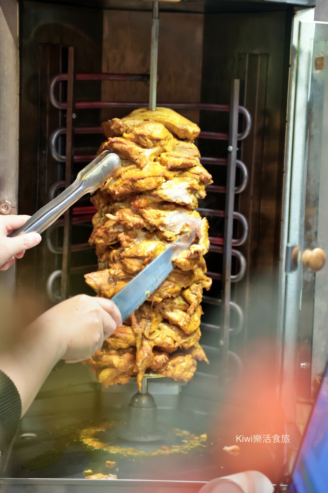 kiwi樂活食旅推薦台中北區波卡多納 BOKA DÖNER.台中必吃土耳其旋轉烤肉餐廳藏巷弄手工披薩.佛卡夏推薦CP值高餐點.寵物友善