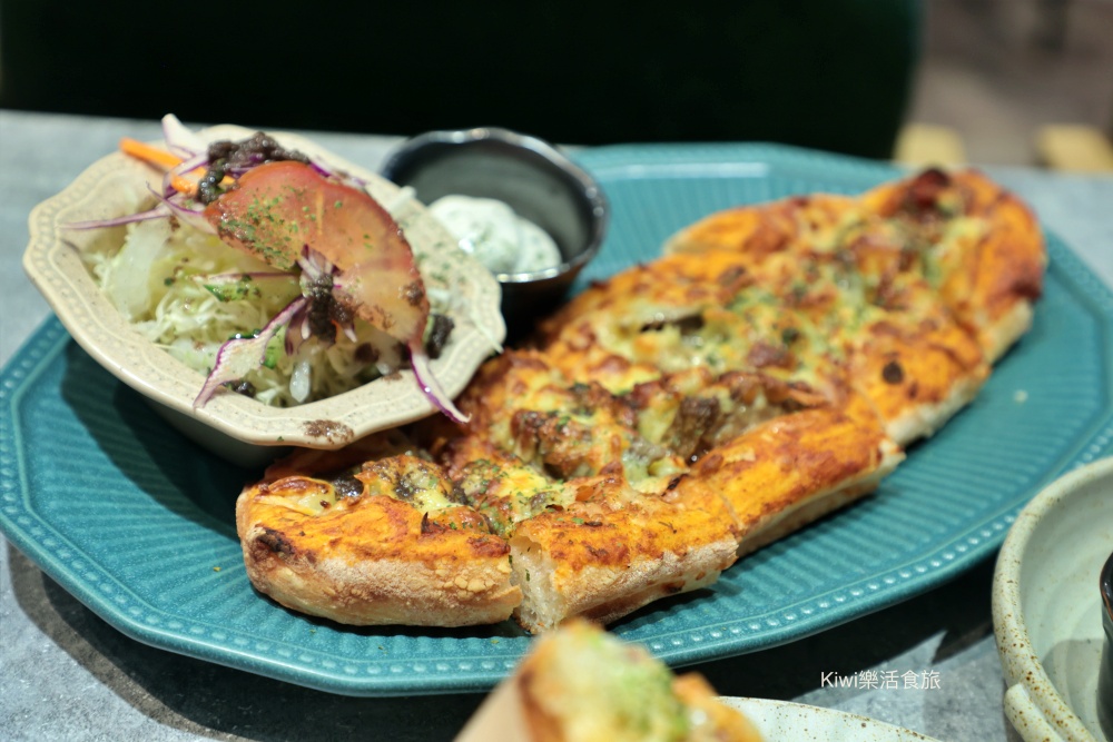 kiwi樂活食旅推薦台中北區波卡多納 BOKA DÖNER.台中必吃土耳其旋轉烤肉餐廳藏巷弄手工披薩.佛卡夏推薦CP值高餐點.寵物友善