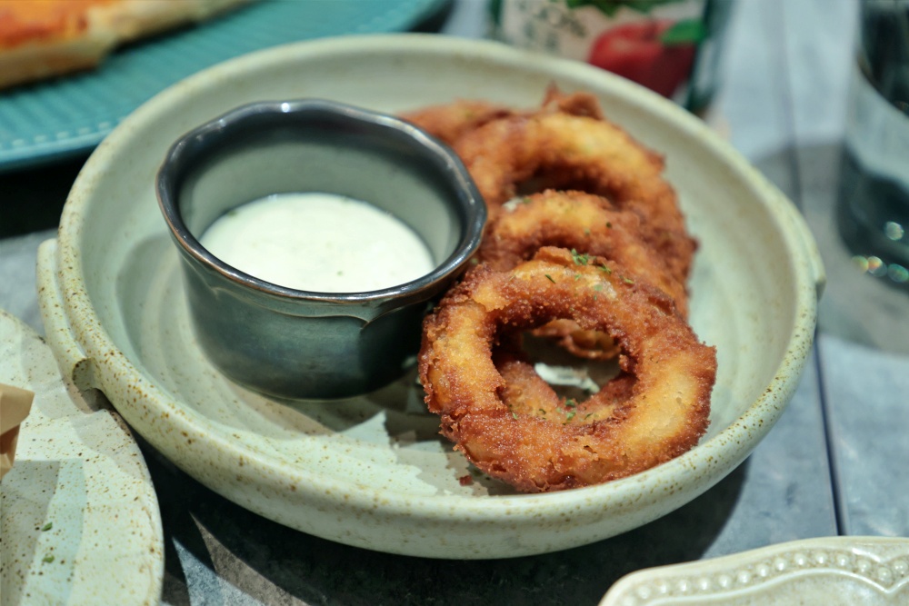 kiwi樂活食旅推薦台中北區波卡多納 BOKA DÖNER.台中必吃土耳其旋轉烤肉餐廳藏巷弄手工披薩.佛卡夏推薦CP值高餐點.寵物友善