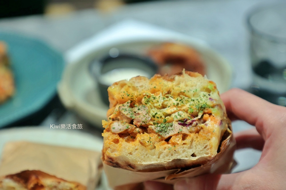 kiwi樂活食旅推薦台中北區波卡多納 BOKA DÖNER.台中必吃土耳其旋轉烤肉餐廳藏巷弄手工披薩.佛卡夏推薦CP值高餐點.寵物友善