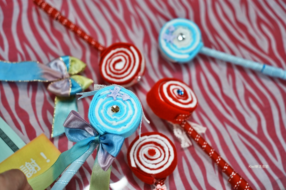 kiwi樂活食旅部落客推薦彰化鹿港緞帶王觀光工廠.彰化免費景點親子體驗DIY.夢幻緞帶隧道.童玩.互動專區.鹿港免費景點.鹿港美食