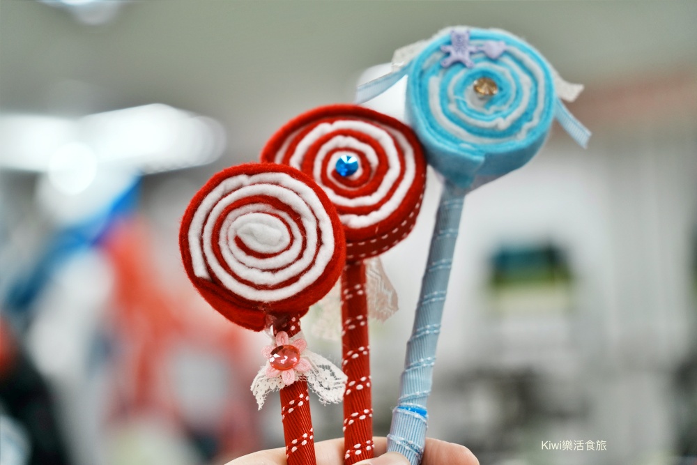 kiwi樂活食旅部落客推薦彰化鹿港緞帶王觀光工廠.彰化免費景點親子體驗DIY.夢幻緞帶隧道.童玩.互動專區.鹿港免費景點.鹿港美食