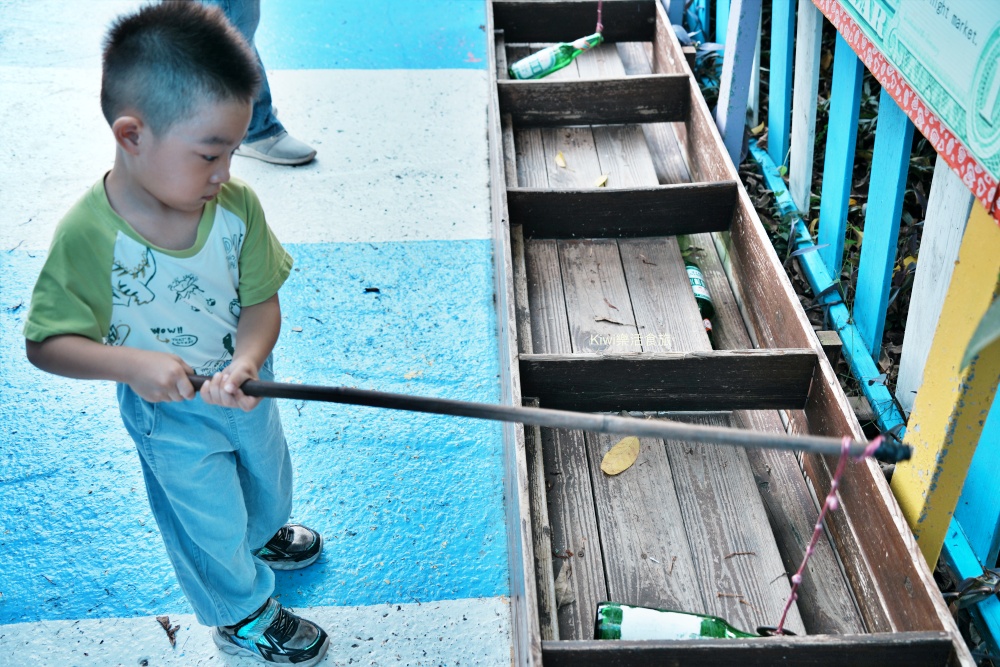 kiwi樂活食旅部落客推薦彰化鹿港緞帶王觀光工廠.彰化免費景點親子體驗DIY.夢幻緞帶隧道.童玩.互動專區.鹿港免費景點.鹿港美食