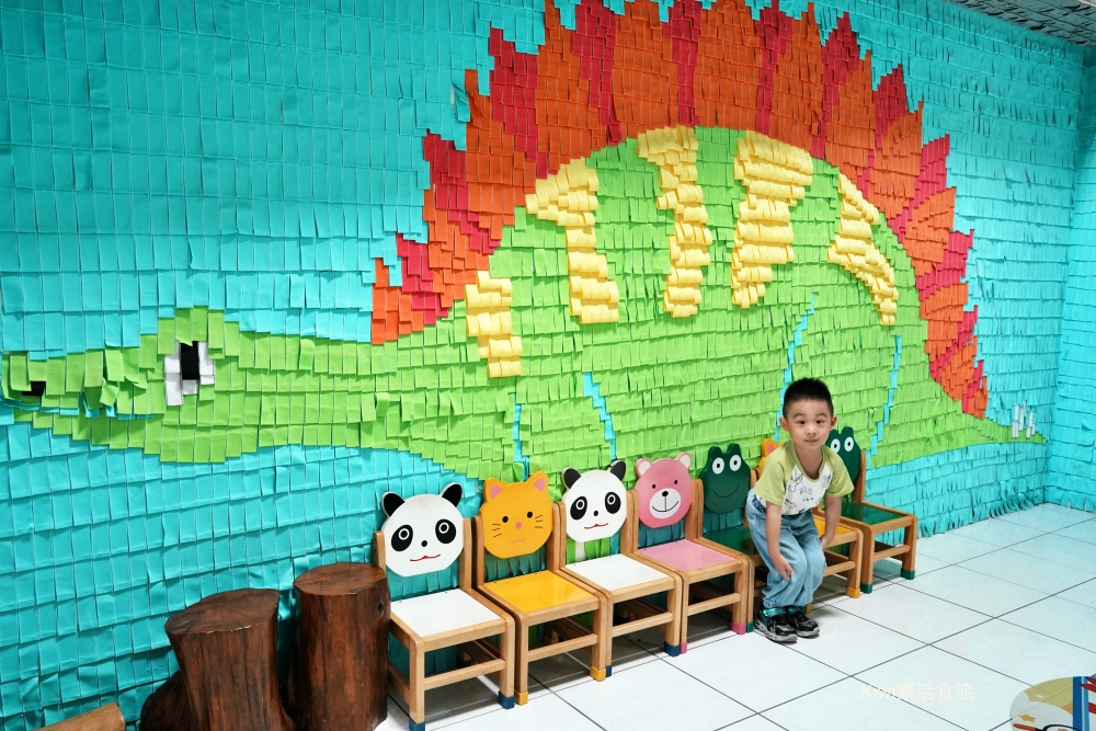 kiwi樂活食旅部落客推薦彰化鹿港緞帶王觀光工廠.彰化免費景點親子體驗DIY.夢幻緞帶隧道.童玩.互動專區.鹿港免費景點.鹿港美食