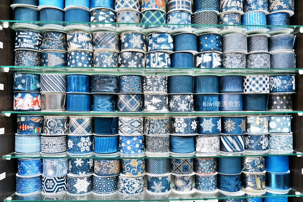 kiwi樂活食旅部落客推薦彰化鹿港緞帶王觀光工廠.彰化免費景點親子體驗DIY.夢幻緞帶隧道.童玩.互動專區.鹿港免費景點.鹿港美食