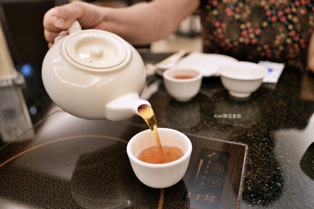 日月潭大淶閣飯店|南投住宿推薦180度環湖景色美爆!一泊二食24小時秒飛度假勝地 kiwi樂活食旅部落客推薦南投住宿推薦日月潭大淶閣飯店.南投住宿推薦180度環湖景色美爆.一泊二食24小時秒飛度假勝地.日月潭景點.日月潭美食