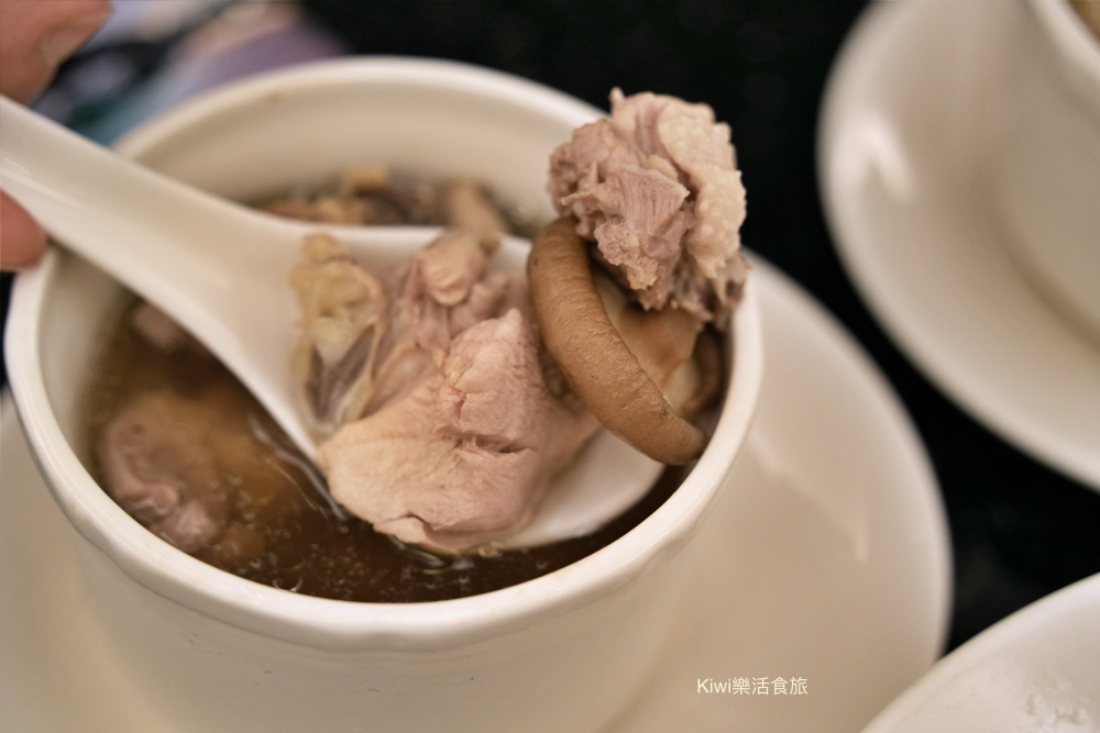 日月潭大淶閣飯店|南投住宿推薦180度環湖景色美爆!一泊二食24小時秒飛度假勝地 kiwi樂活食旅部落客推薦南投住宿推薦日月潭大淶閣飯店.南投住宿推薦180度環湖景色美爆.一泊二食24小時秒飛度假勝地.日月潭景點.日月潭美食